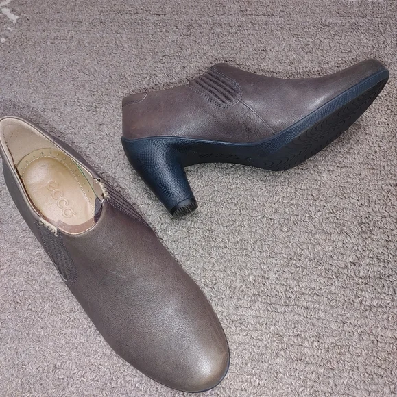 Booties - Picture 3 of 3